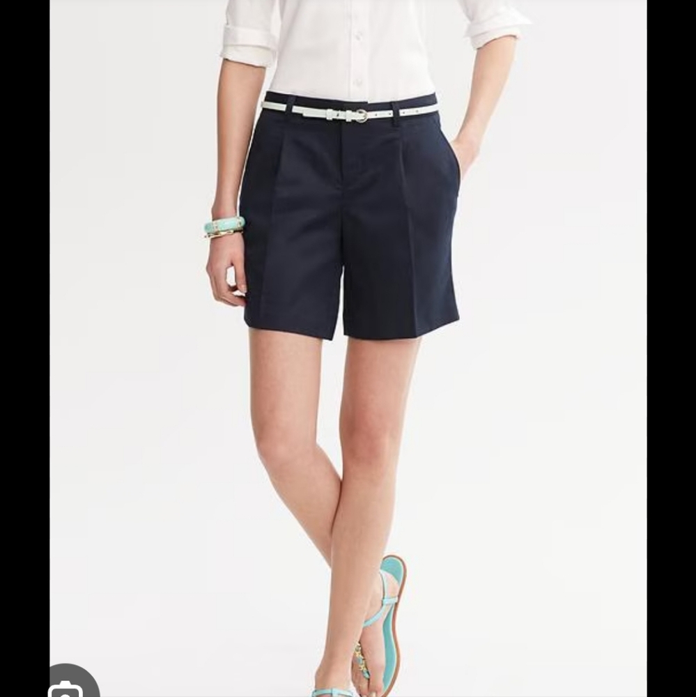 Banana Republic Pleated High Waist  5" Shorts Size 10